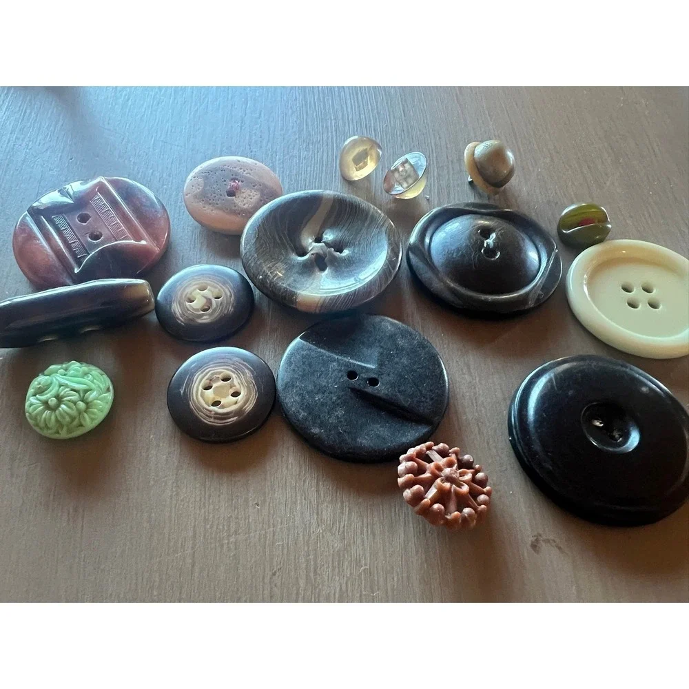 Vintage Button Lot 15pc Mix Carved Marbled Toggle‎ Cratfs Art MCM Retro Upcycle